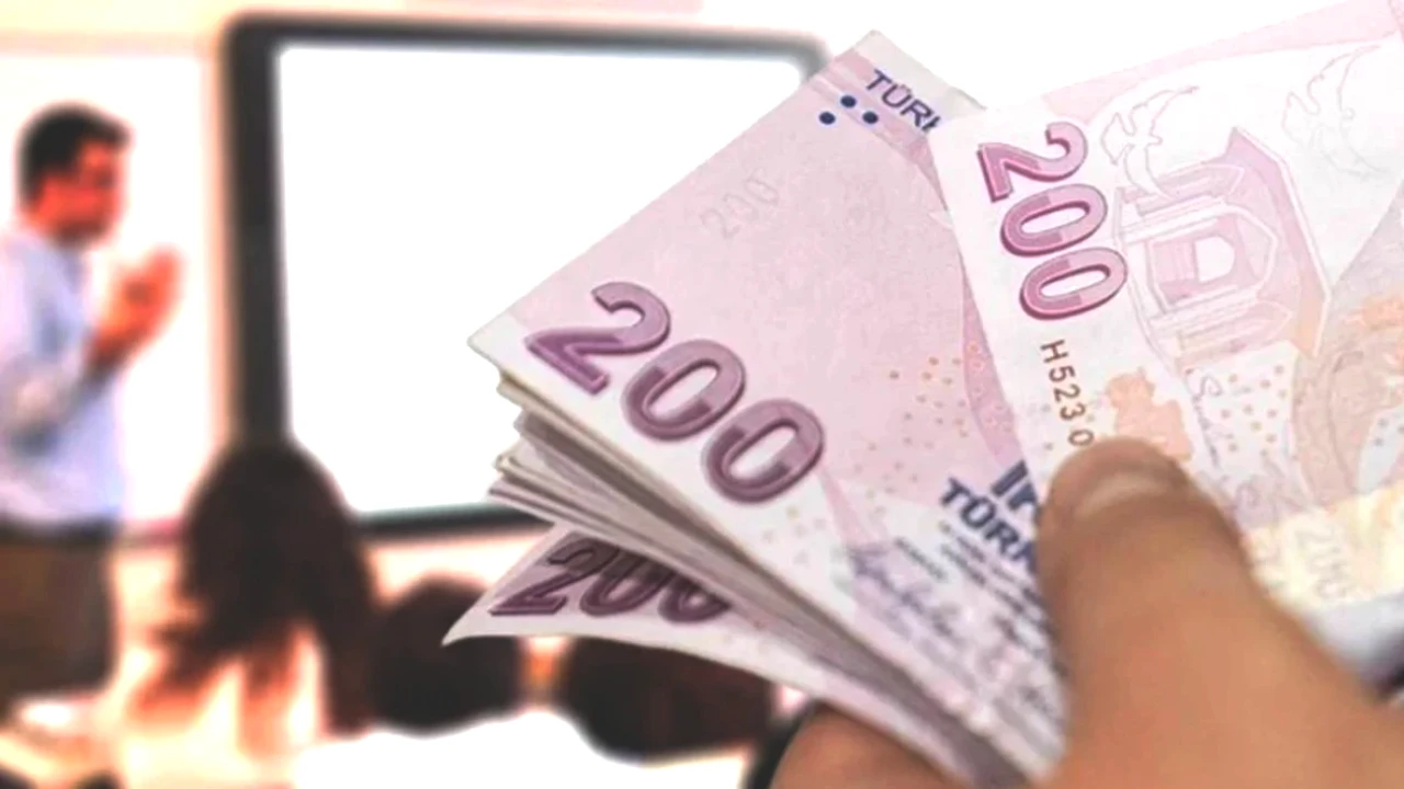 Eğitim Camiasında İsyan! Yüzbinlerce Öğretmenden 'Üvey Evlat' Tepkisi