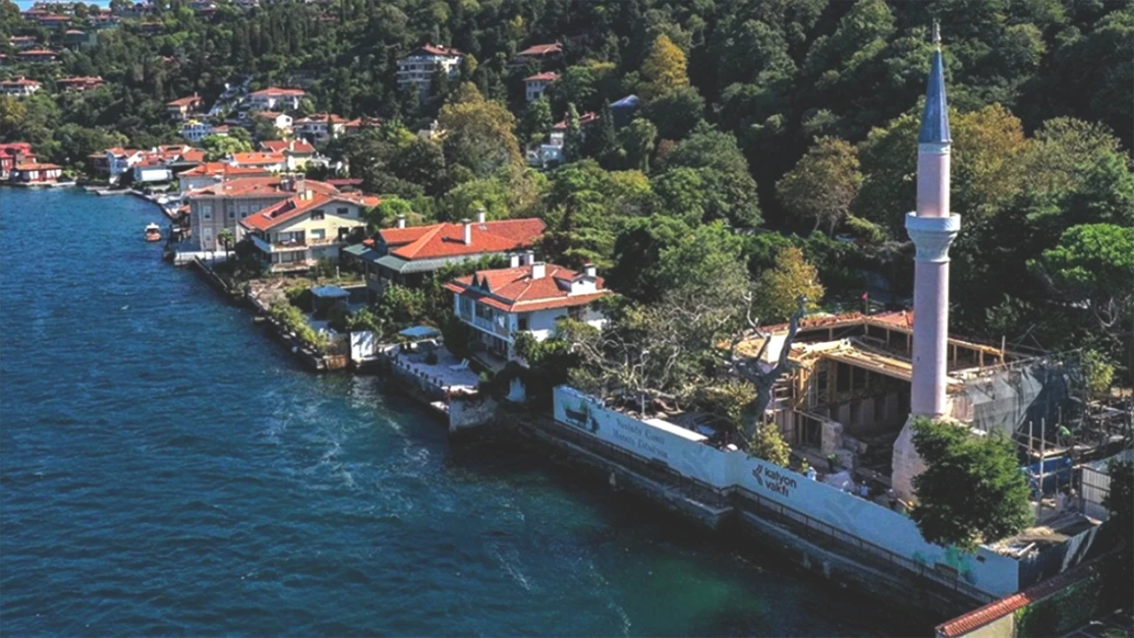 İstanbul'un Gizli Cenneti: Vaniköy'ün Eşsiz Güzellikleri Keşfedin!