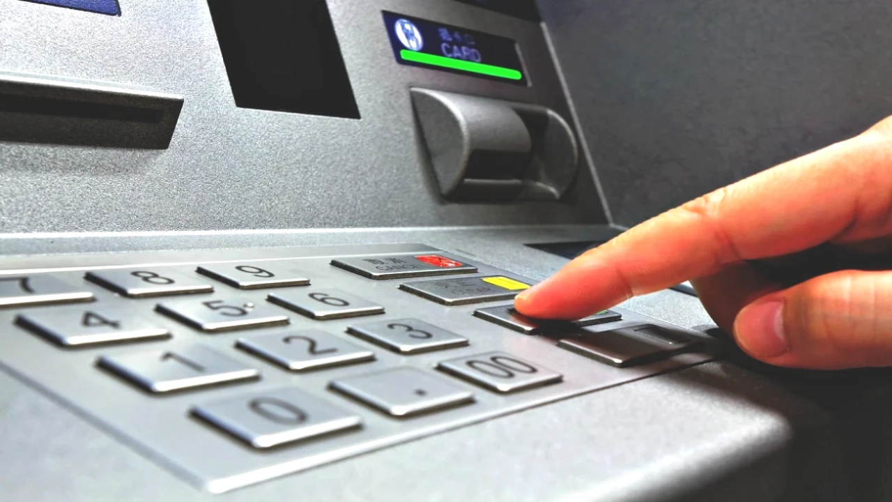ATM'lerde Dikkat Çeken Değişiklik! Para Çekme Limitleri Artık Ne Kadar?