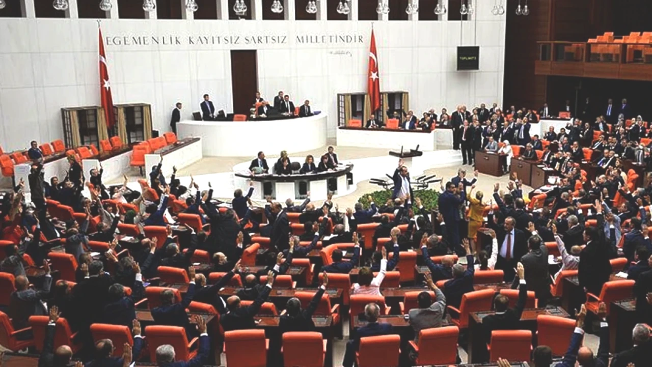 Meclis Genel Kurulu'nda Beklenmedik Gelişmeler! Kaos ve Şaşkınlık Dolu Anlar
