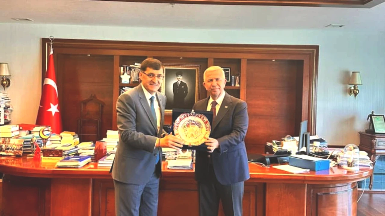 Eyüp Kahveci'den Mansur Yavaş’a Resmi Ziyaret: İş Birliği Önerileri Masaya Yatırıldı!