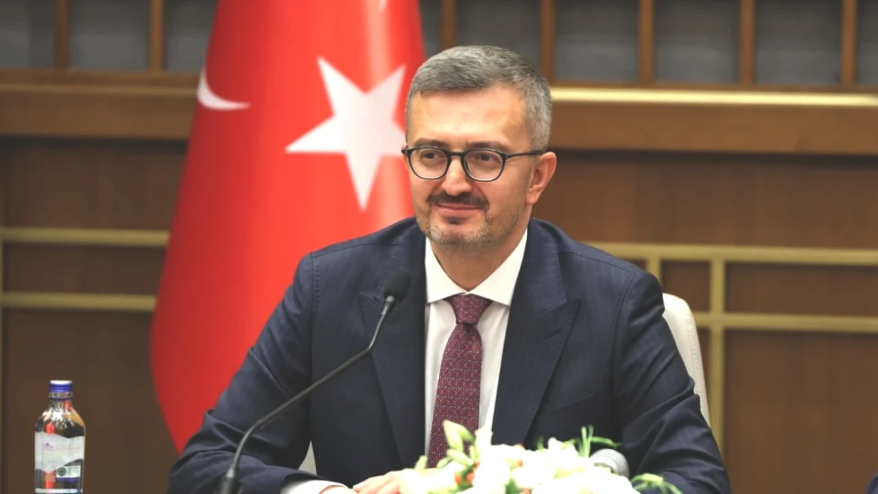 İletişim'in Yeni Patronu Burhanettin Duran: SETA Geçmişi ve Erdoğan'la Bağlantıları!