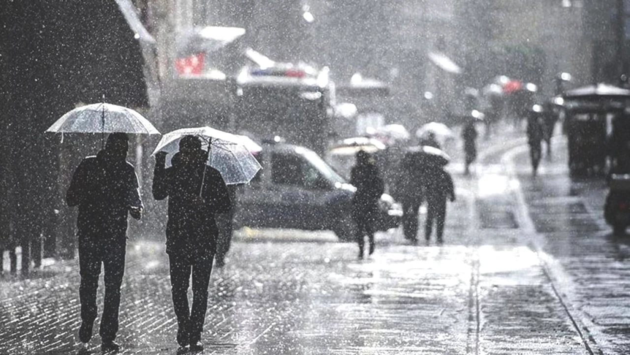 Yaz Fırtınası Kapıda! Meteoroloji'den Gök Gürültülü Sağanak ve Şiddetli Rüzgar Uyarısı