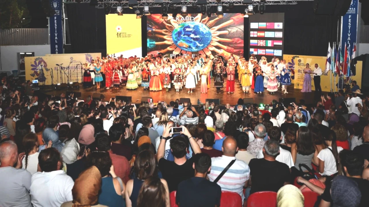 37. Uluslararası Altın Karagöz Halk Dansları'nda Birinciliği Bulgaristan Kazandı!