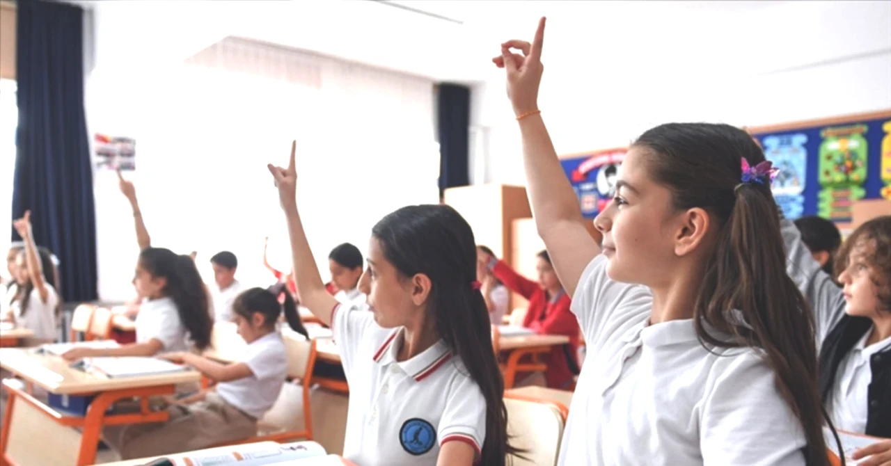 Eğitim Takvimi Açıklandı: MEB Okul Açılış Tarihleri Belli Oldu!