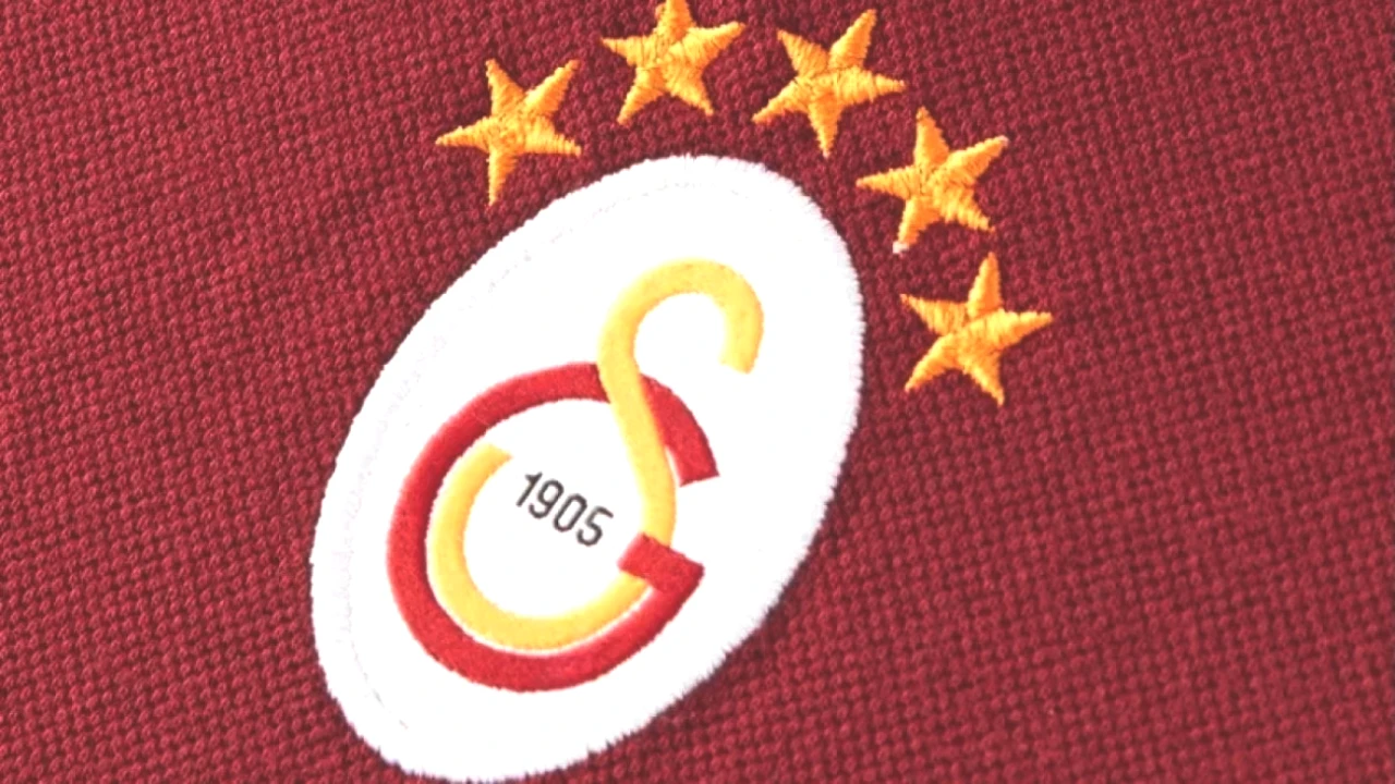 Osimhen Transferinde Şoke Eden Gelişme! Umut Eken Açıkladı: Tek İmza Kaldı, KAP Bildirimi An Meselesi!