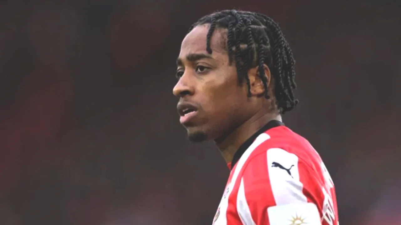 Beşiktaş'ın Transfer Bombası Patladı! Kyle Walker-Peters İstanbul'a Neden Ulaşamadı?